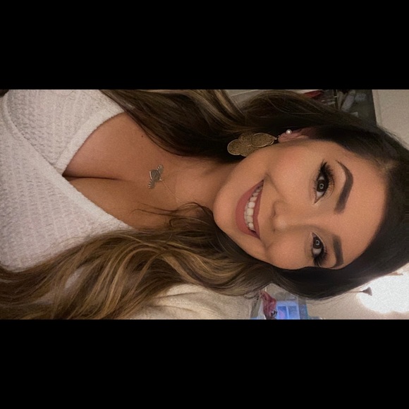 Meet your Posher, 'alyssa - Picture 1 of 1